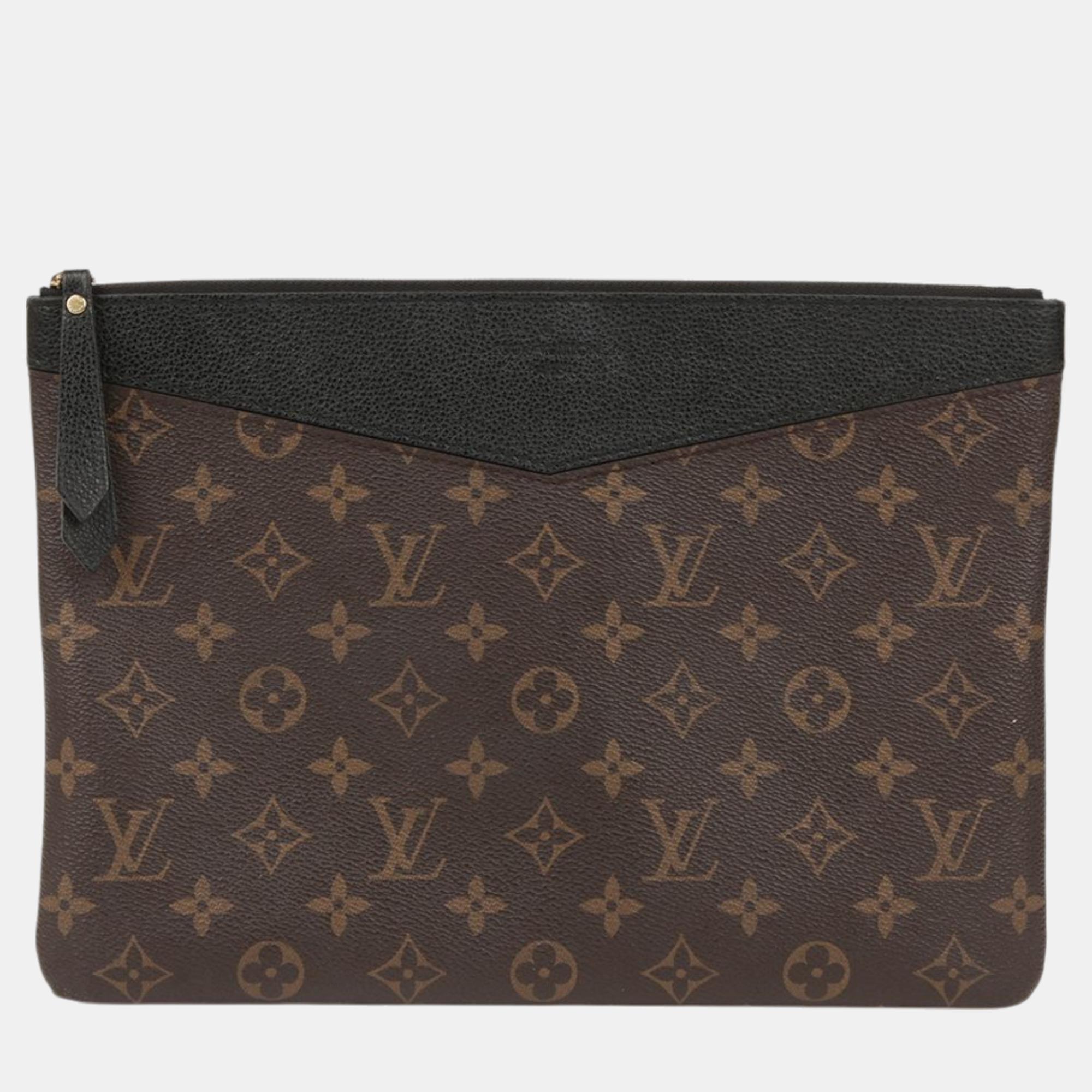 

Louis Vuitton Daily Pouch, Brown