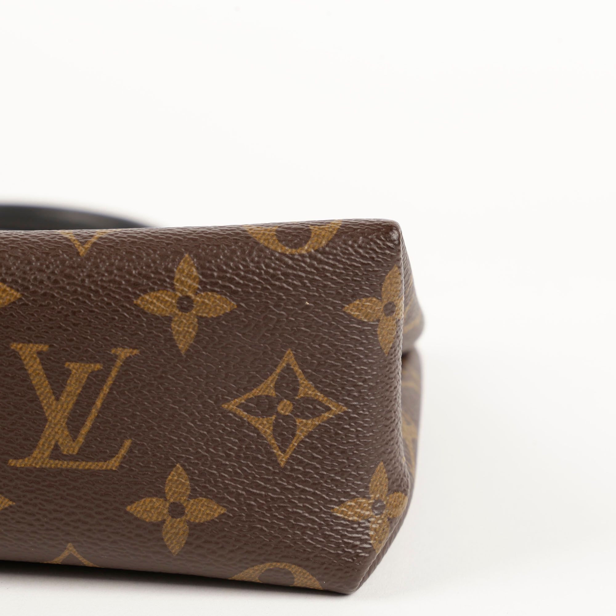 Louis Vuitton Locky BB Shoulder Bag 