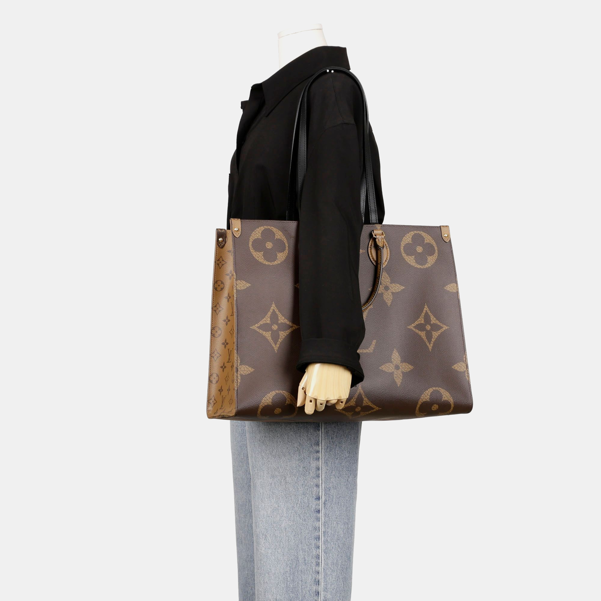 Louis Vuitton Monogram Giant Reverse Canvas OnTheGo GM Tote Bag 