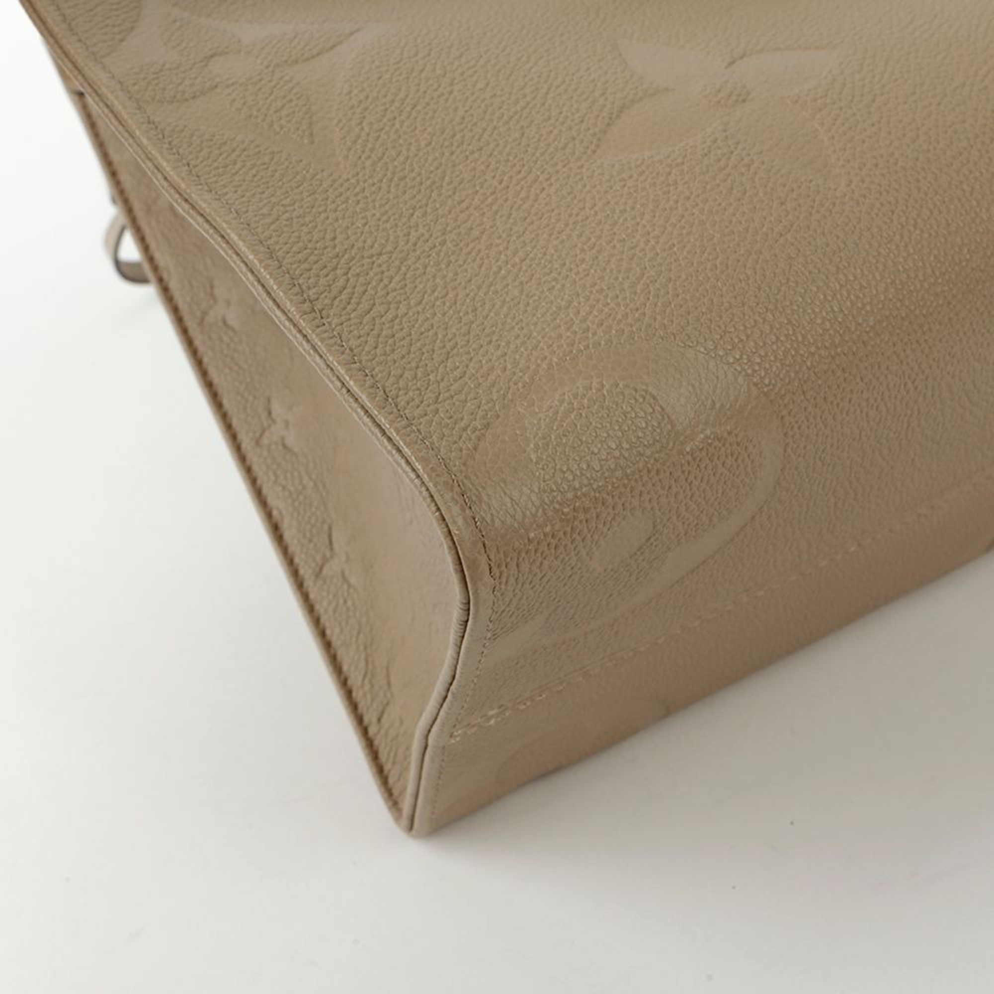 Louis Vuitton Tourterelle Empreinte Monogram Leather OnTheGo MM Tote Bag 
