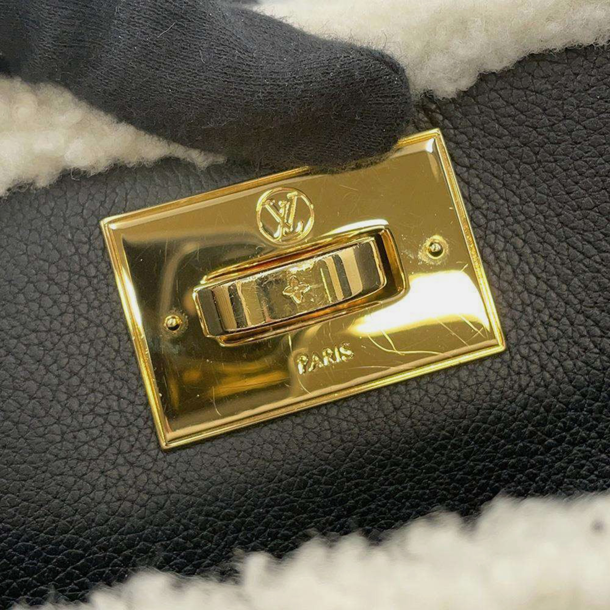 Louis Vuitton Noir Calf Leather Shearling On My Side MM Tote Bag 