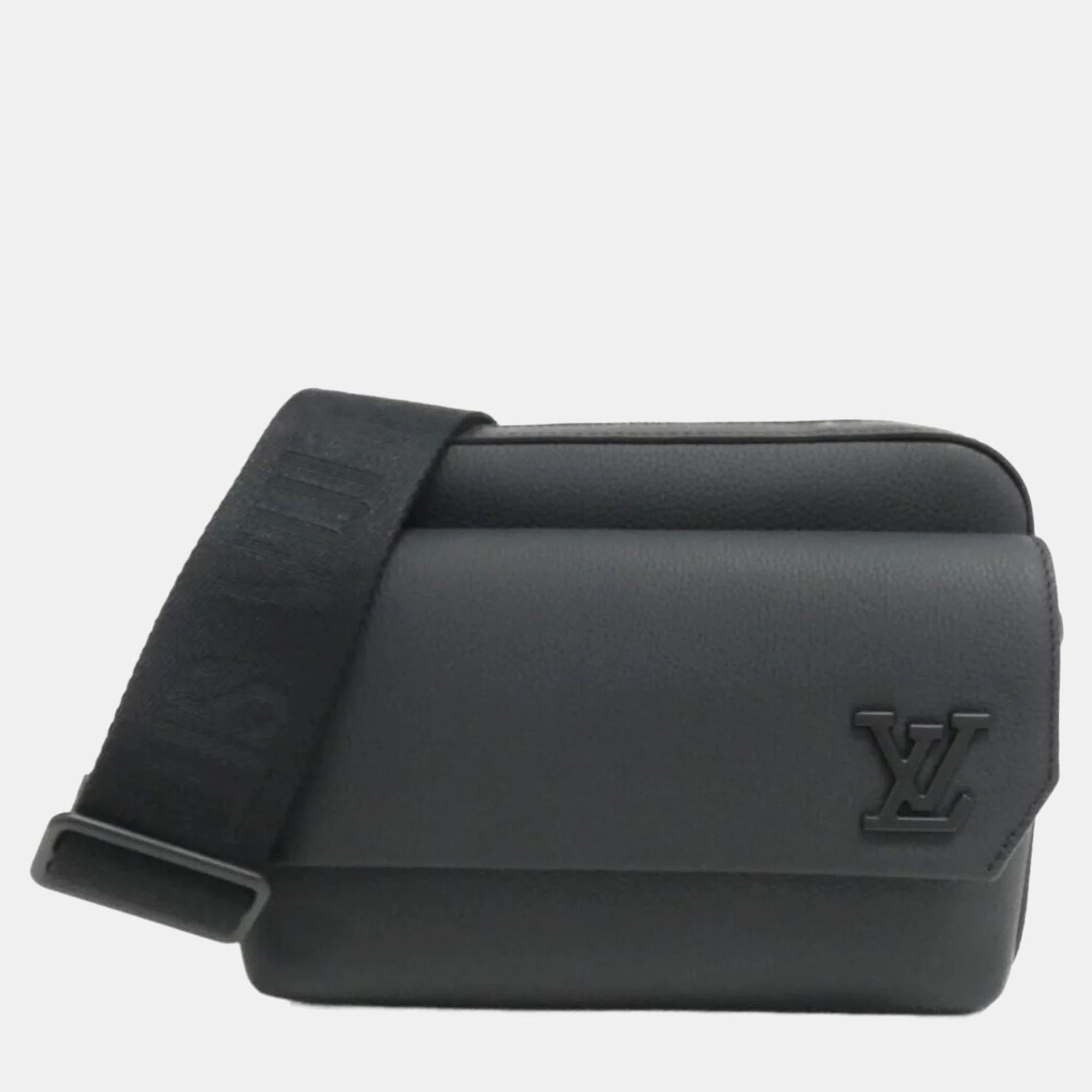 

Louis Vuitton Black LV Aerogram Fastline Messenger Bag