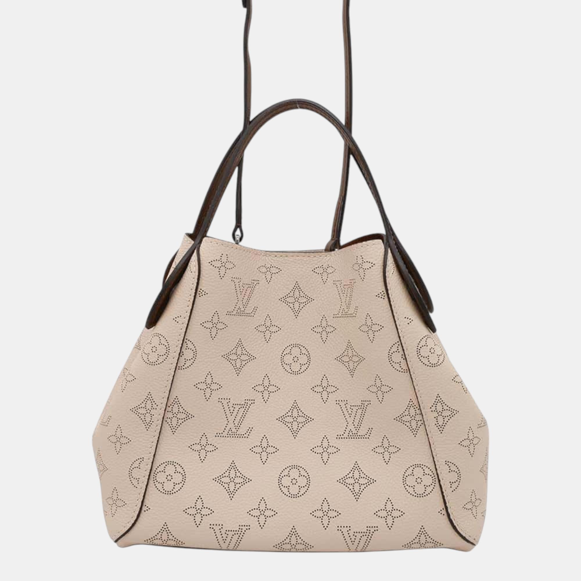 

Louis Vuitton Hina Claim Monogram Mahina Size Pm, Beige