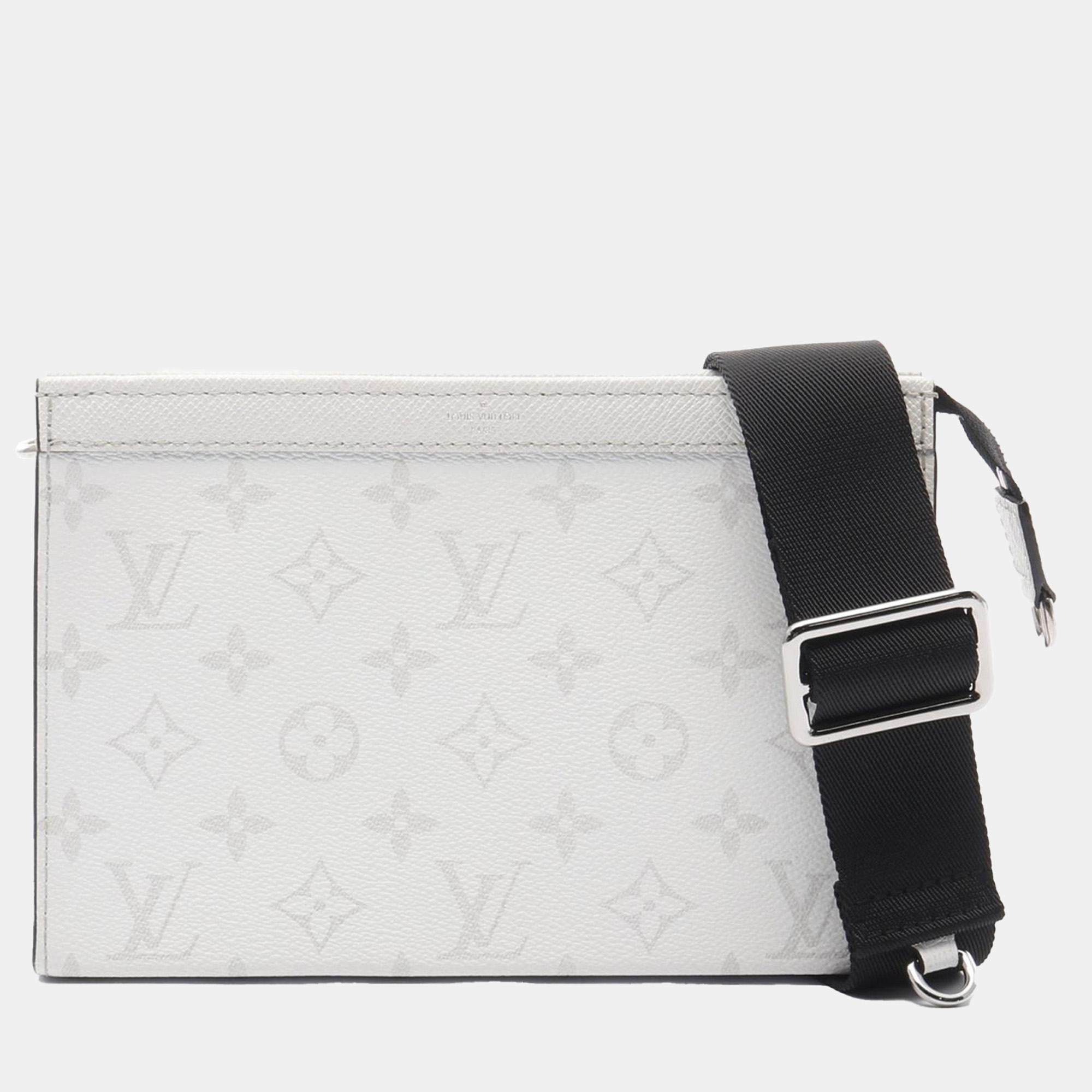 

Louis Vuitton Gaston Wearable Wallet Shoulder Bag Taigarama White