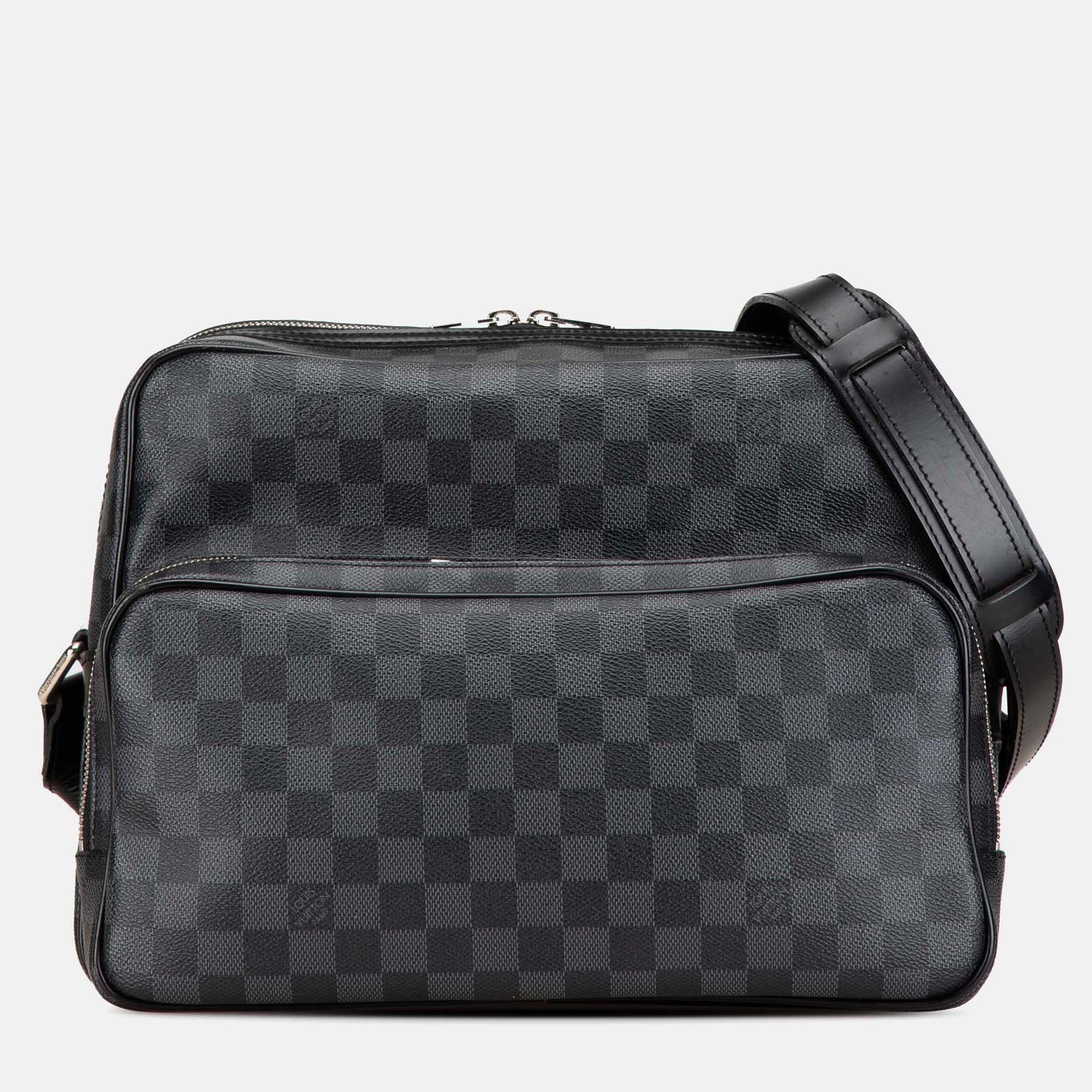 

Louis Vuitton Black Damier Graphite Sac Leoh