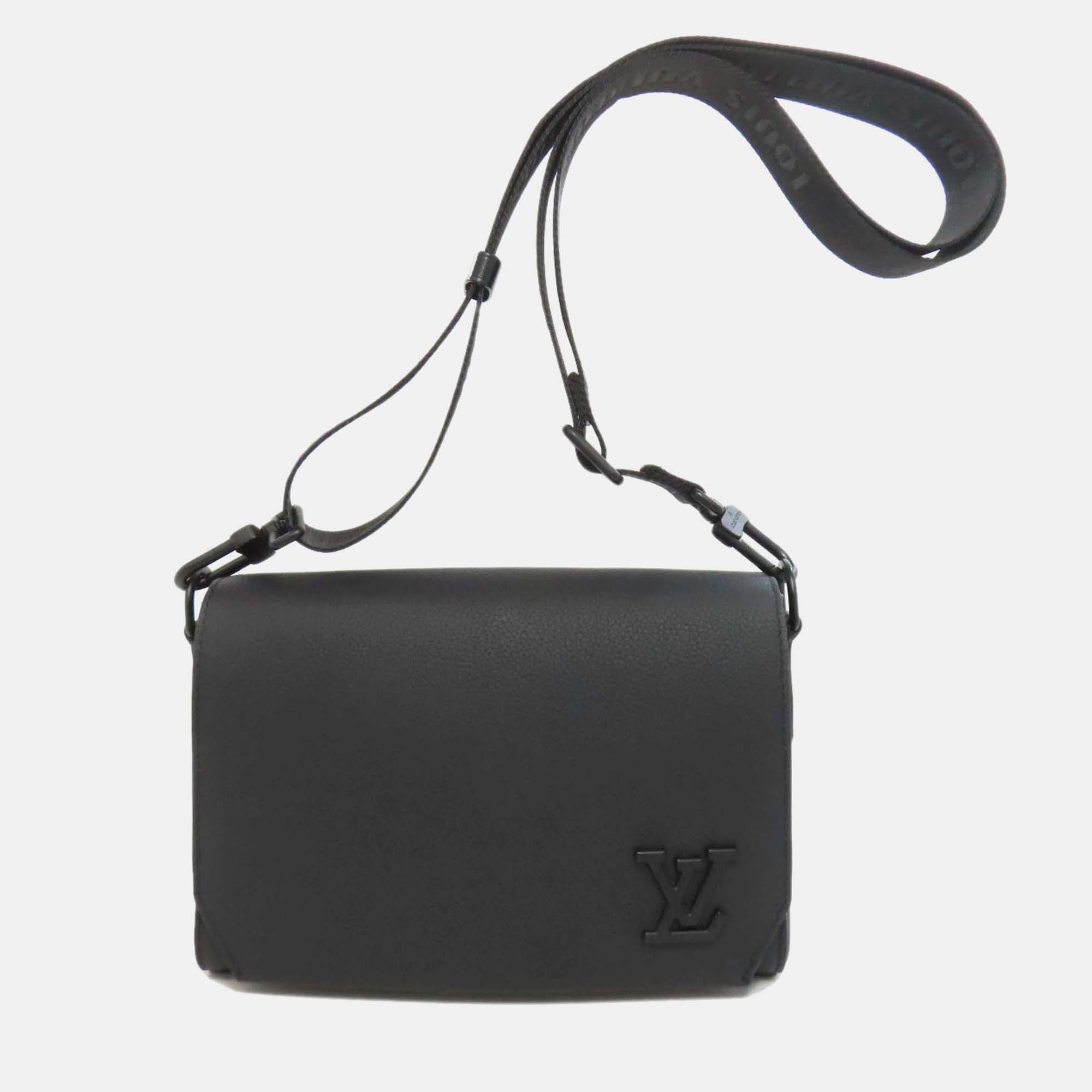 

Louis Vuitton Take Off Pm Aerogram Shoulder Bag Calf Leather, Black