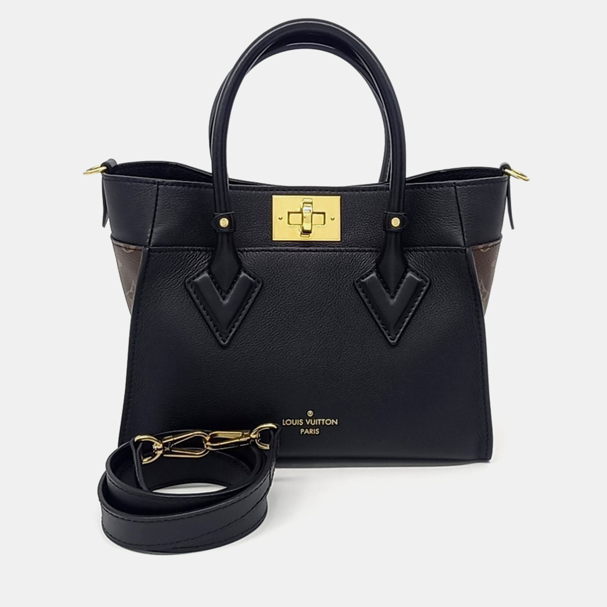 

Louis Vuitton Black Leather On My Side PM bag