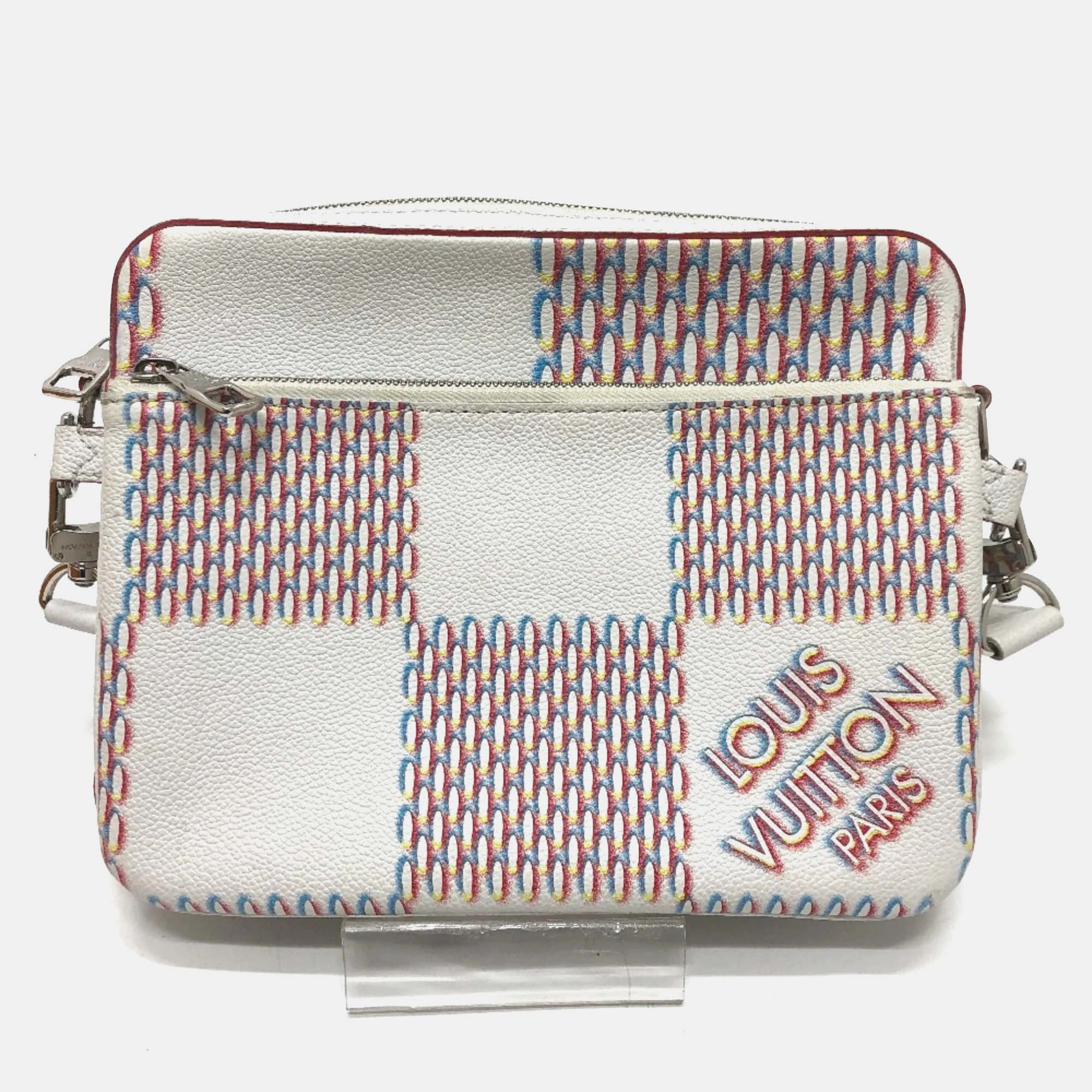 

Louis Vuitton Giant Spray Blanc White Damier Shoulder Bag