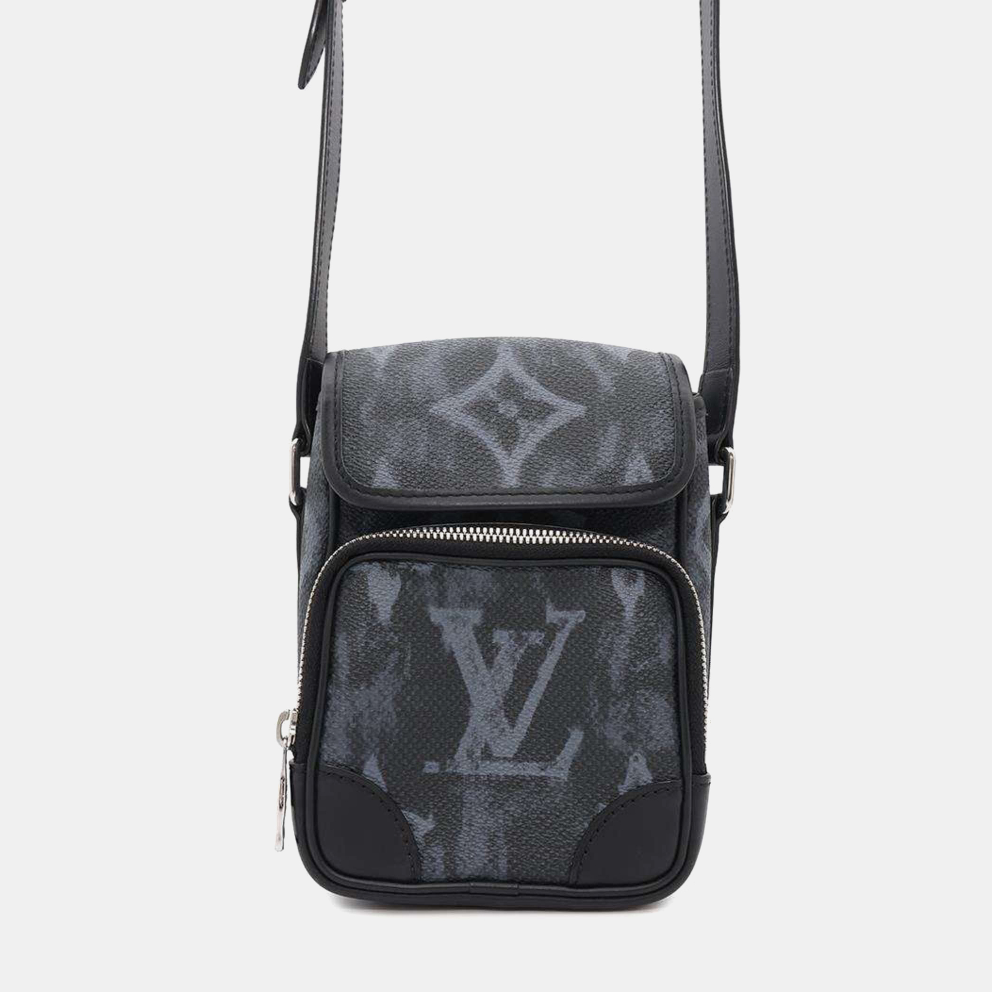 

Louis Vuitton Amazon Monogram Black Shoulder Bag
