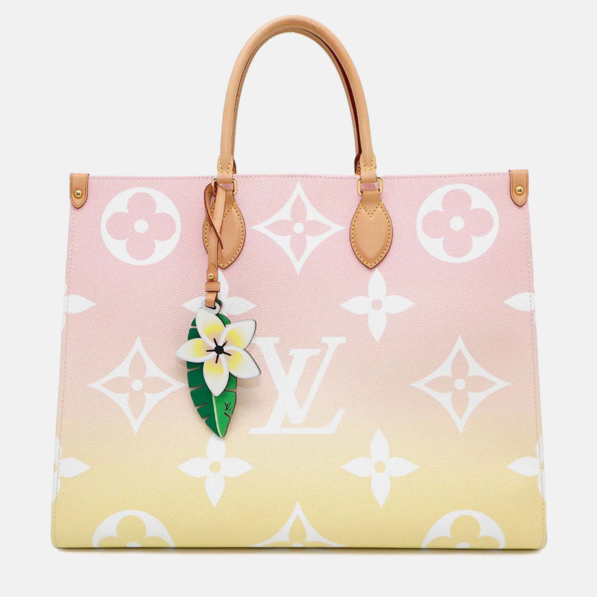 

Louis Vuitton OnTheGo GM Rose Claire Monogram/Giant Hand Bag, Pink