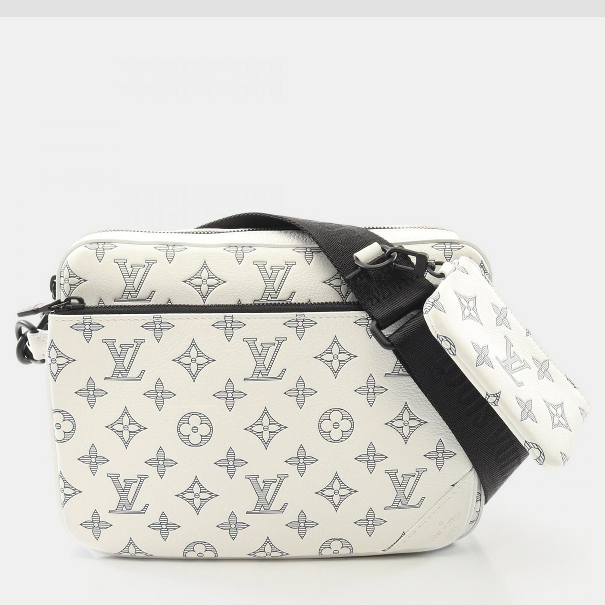 

Louis Vuitton Trio Messenger Shoulder Crossbody Bag Monogram Shadow Blanc, White