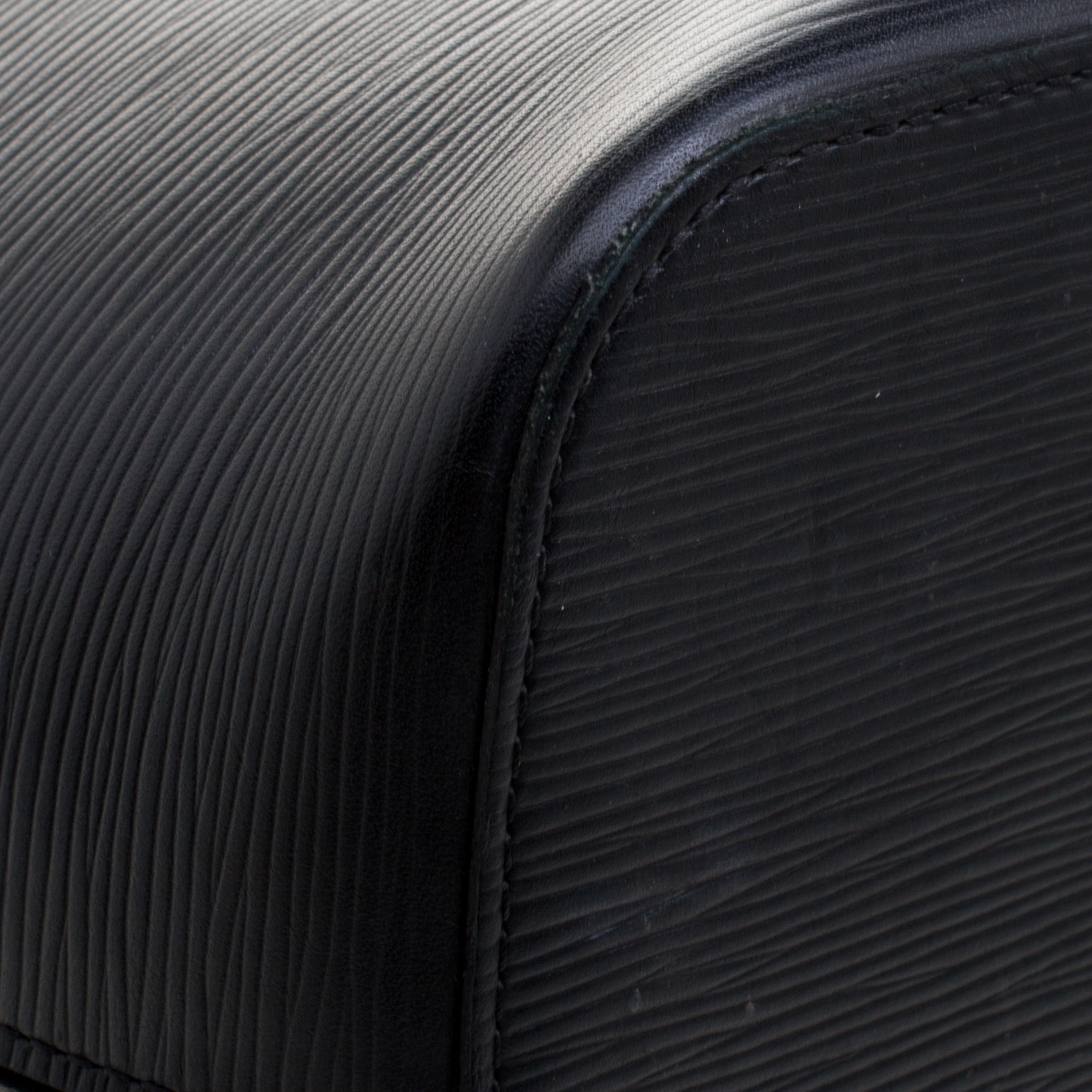 Louis Vuitton Black Epi Neverfull MM Leather ref.922133 - Joli Closet