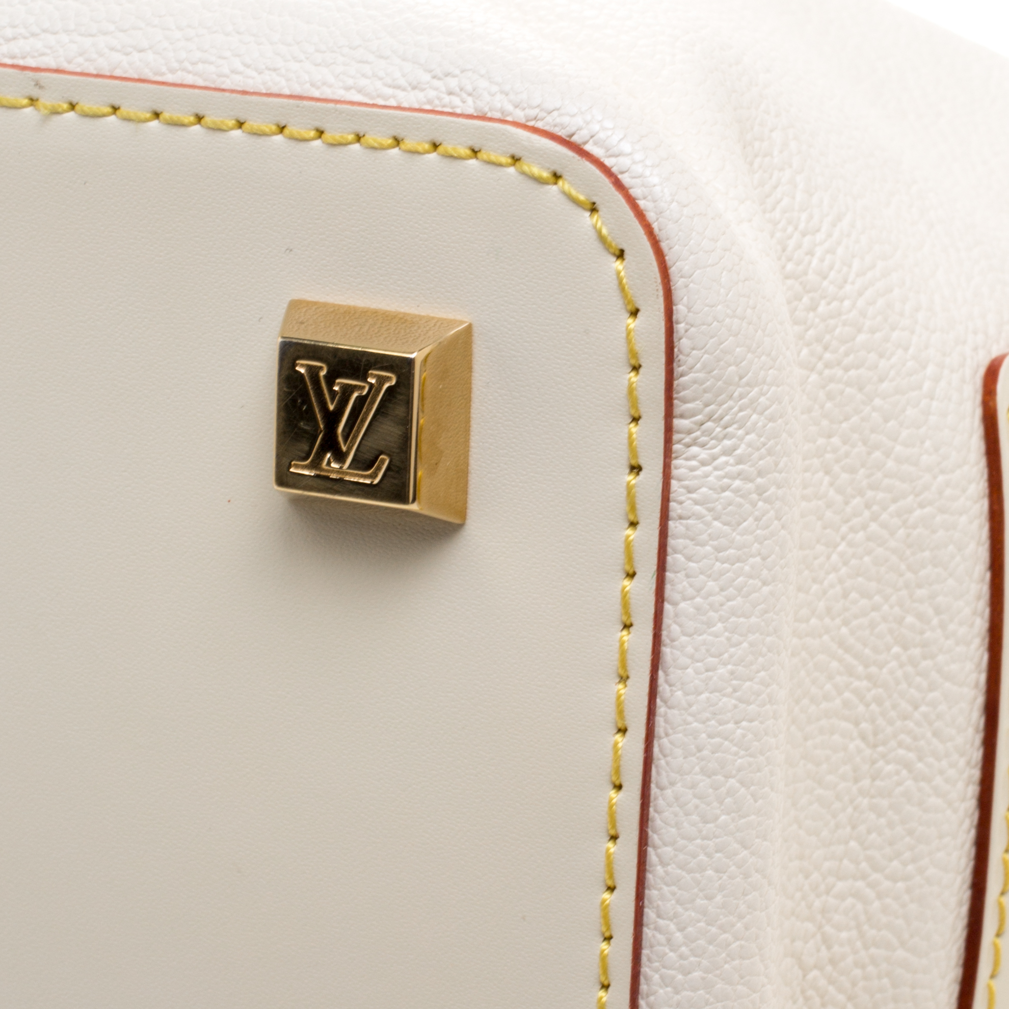 Louis Vuitton White Suhali Leather L'Epanoui PM Bag at 1stDibs