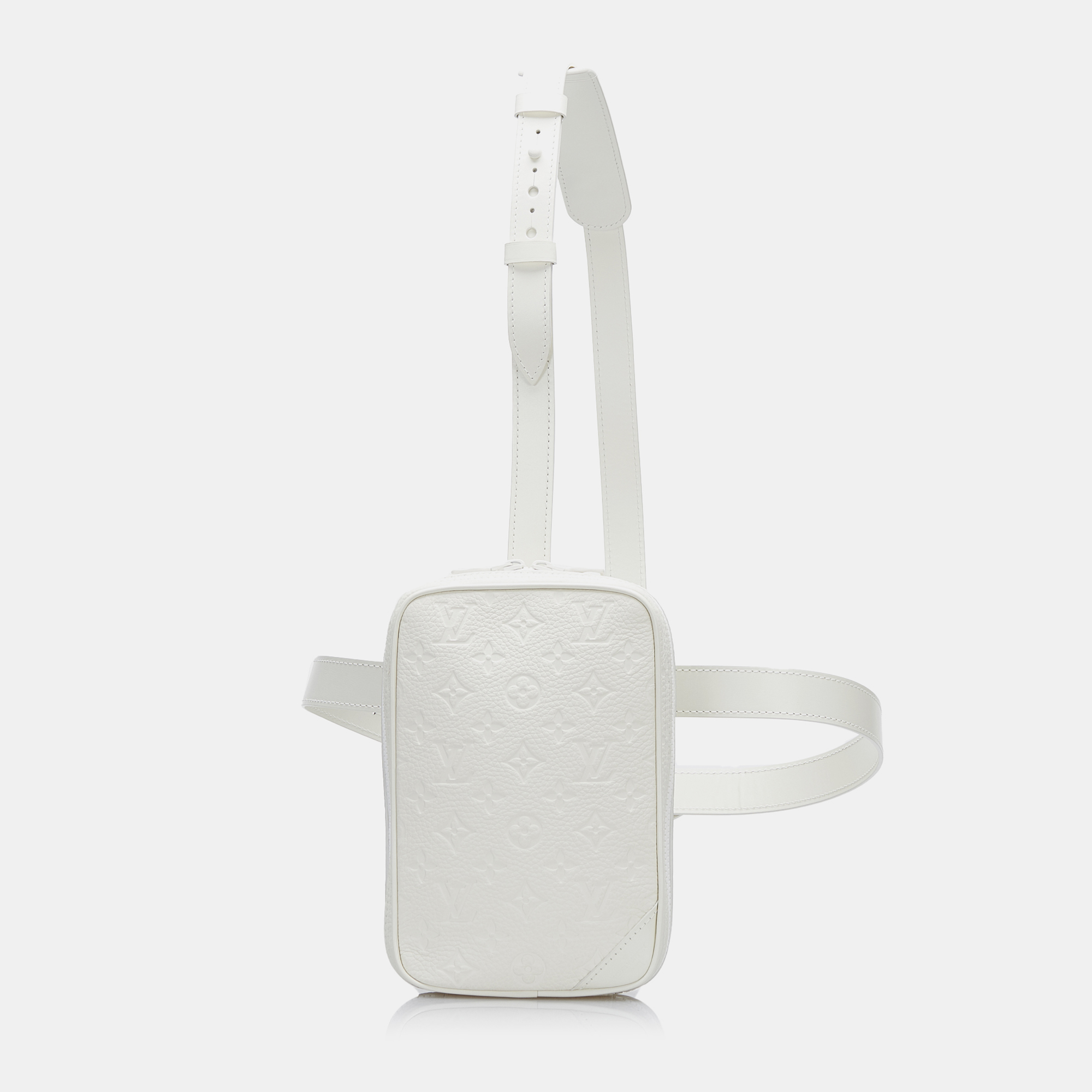 

Louis Vuitton White Monogram Taurillon Utility Side