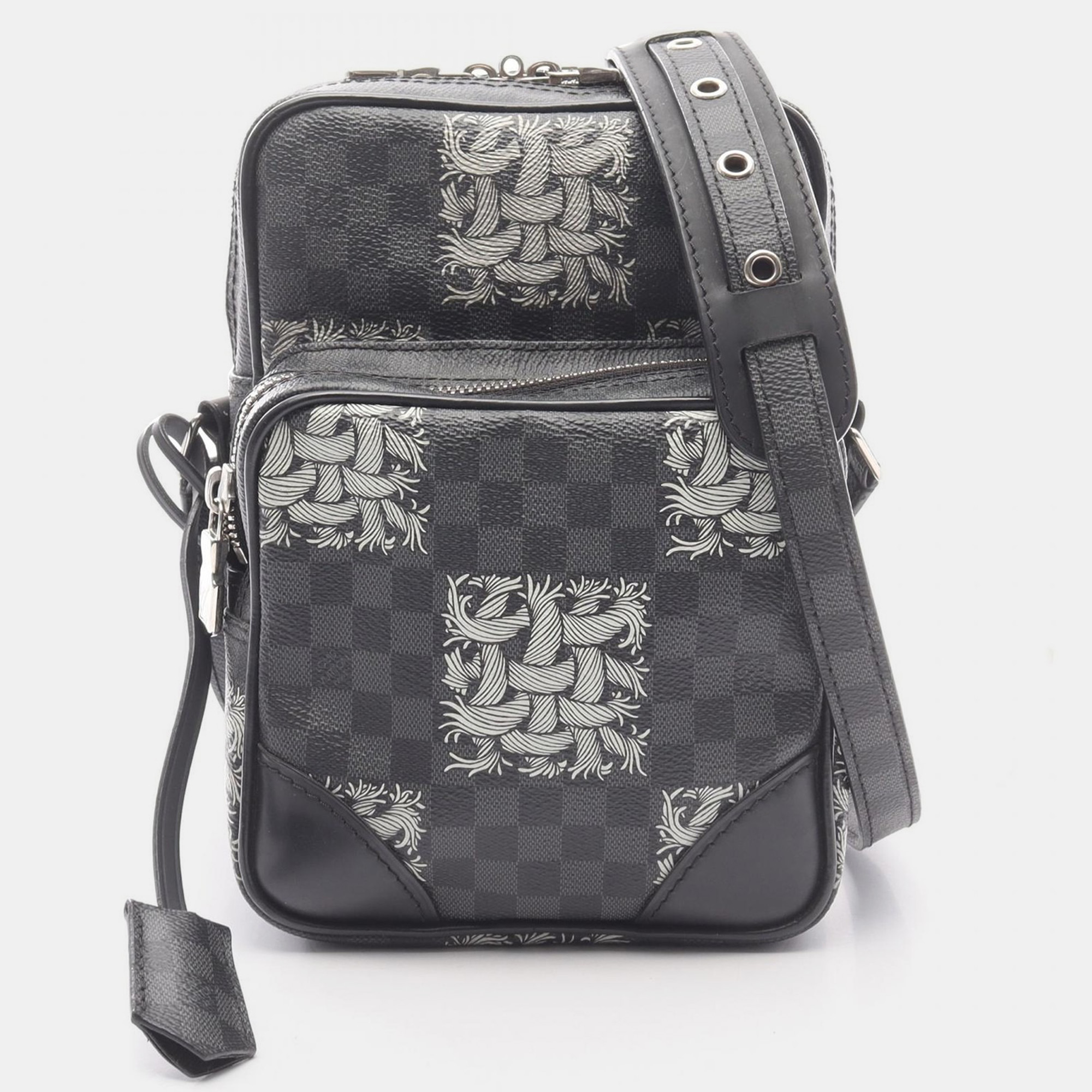 

Louis Vuitton Amazon Christopher Nemeth Shoulder Bag Damier Graphite, Black