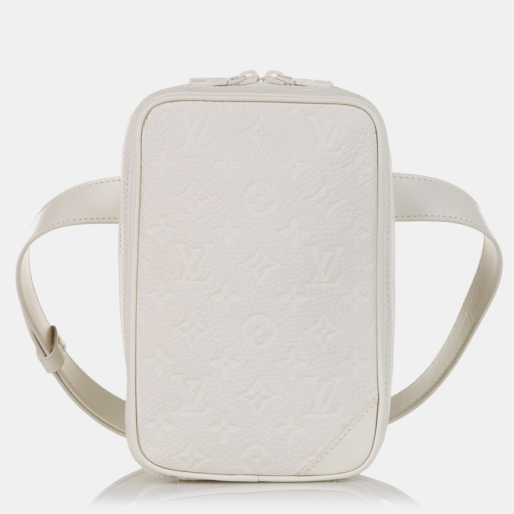 

Louis Vuitton White Monogram Taurillon Utility Side