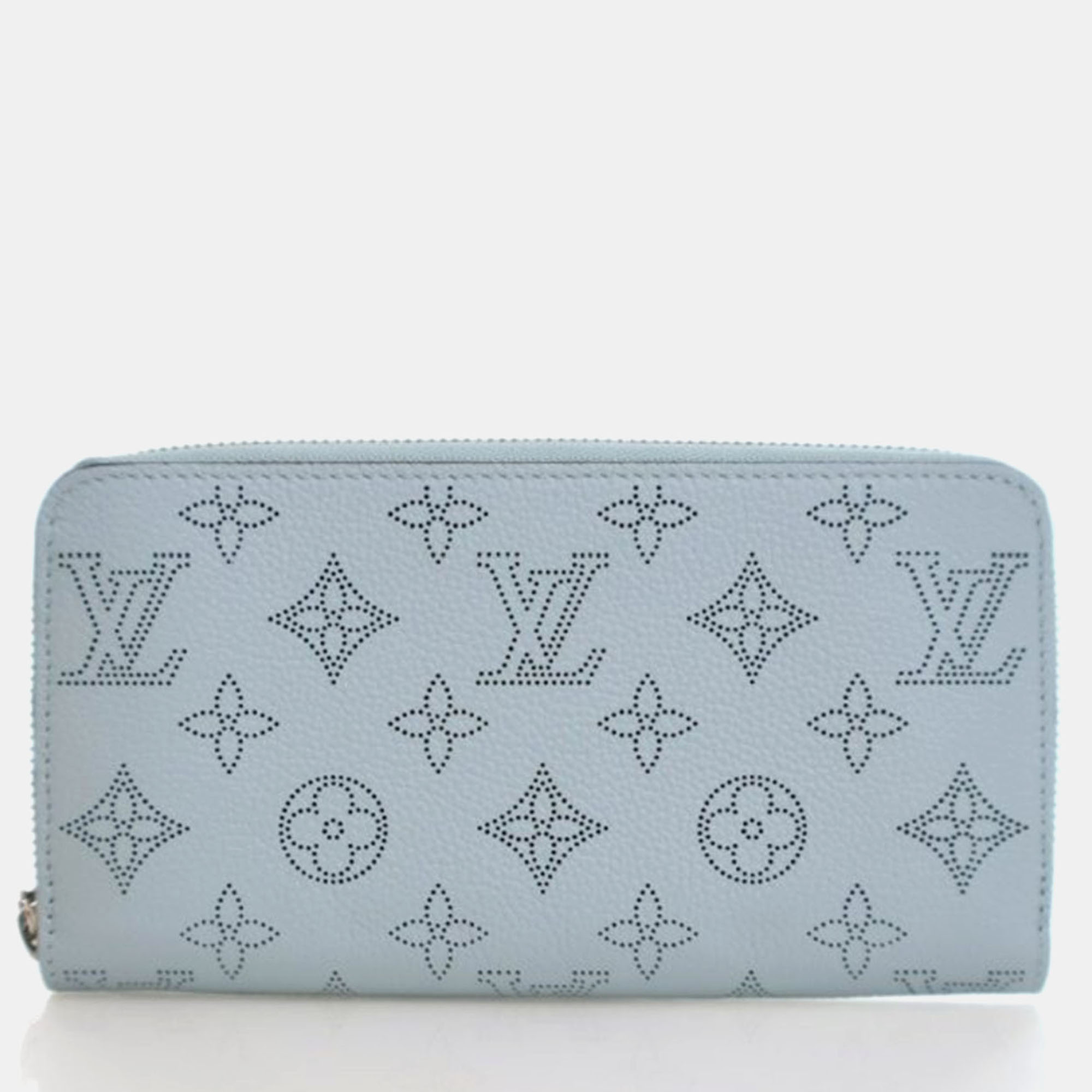 

Louis Vuitton Zippy Blue Mahina Leather Wallet