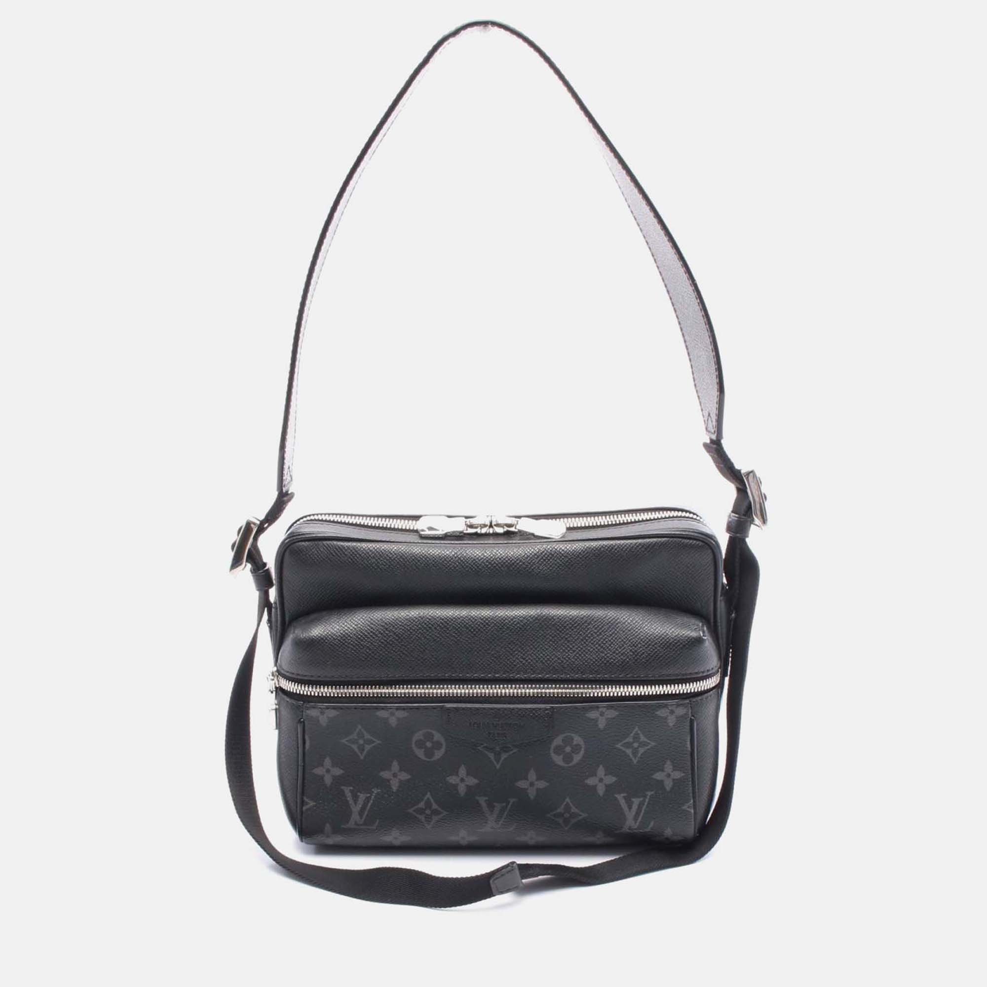 

Louis Vuitton Outdoor Messenger PM Black Taïgalama Canvas Shoulder Bag