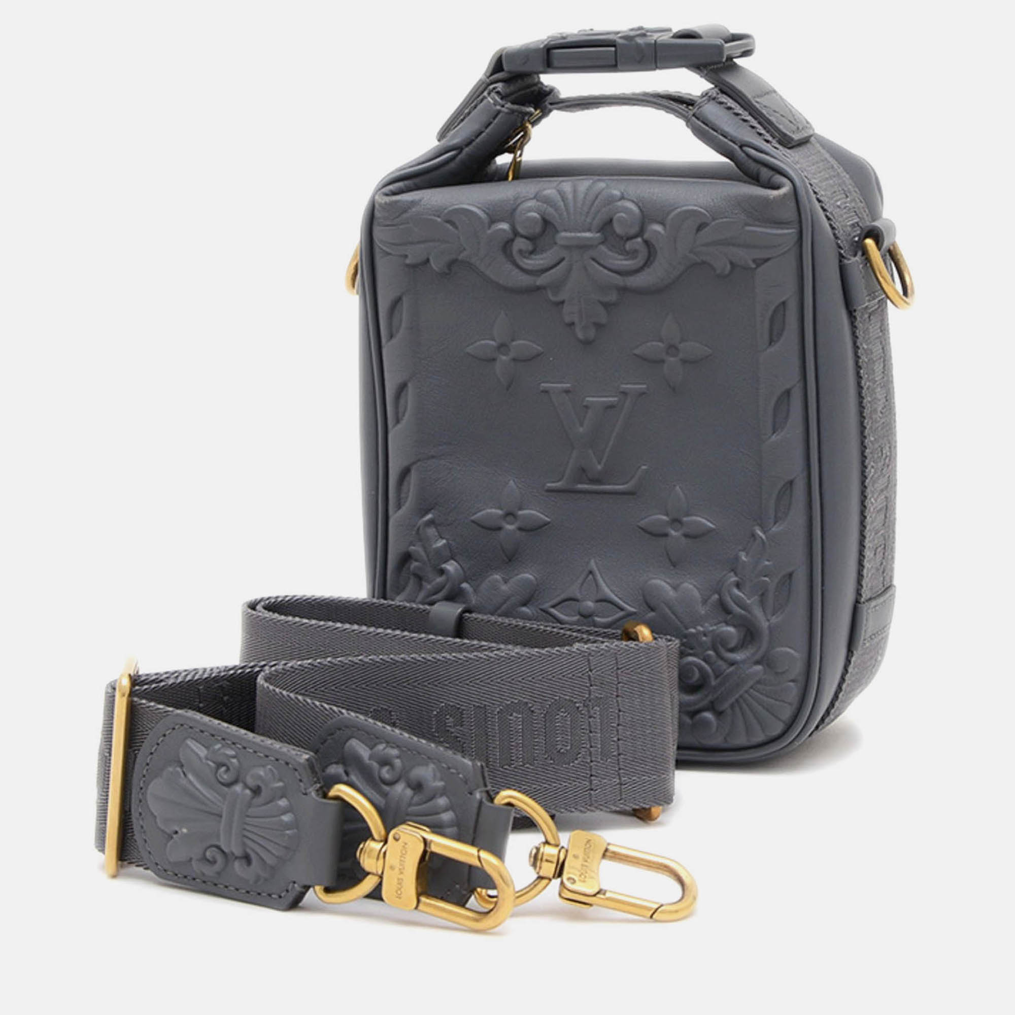 

Louis Vuitton Cruiser Messenger Shoulder Bag Grey
