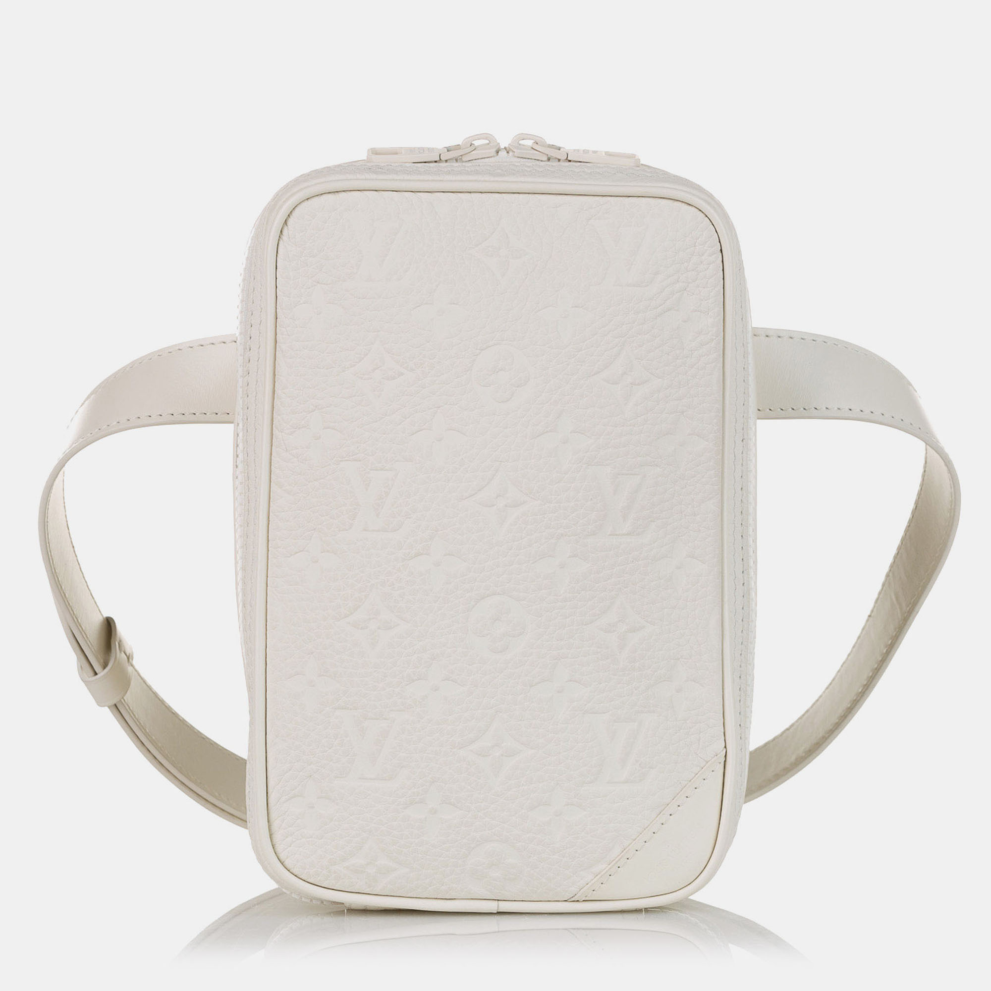 

Louis Vuitton White Monogram Taurillon Utility Side