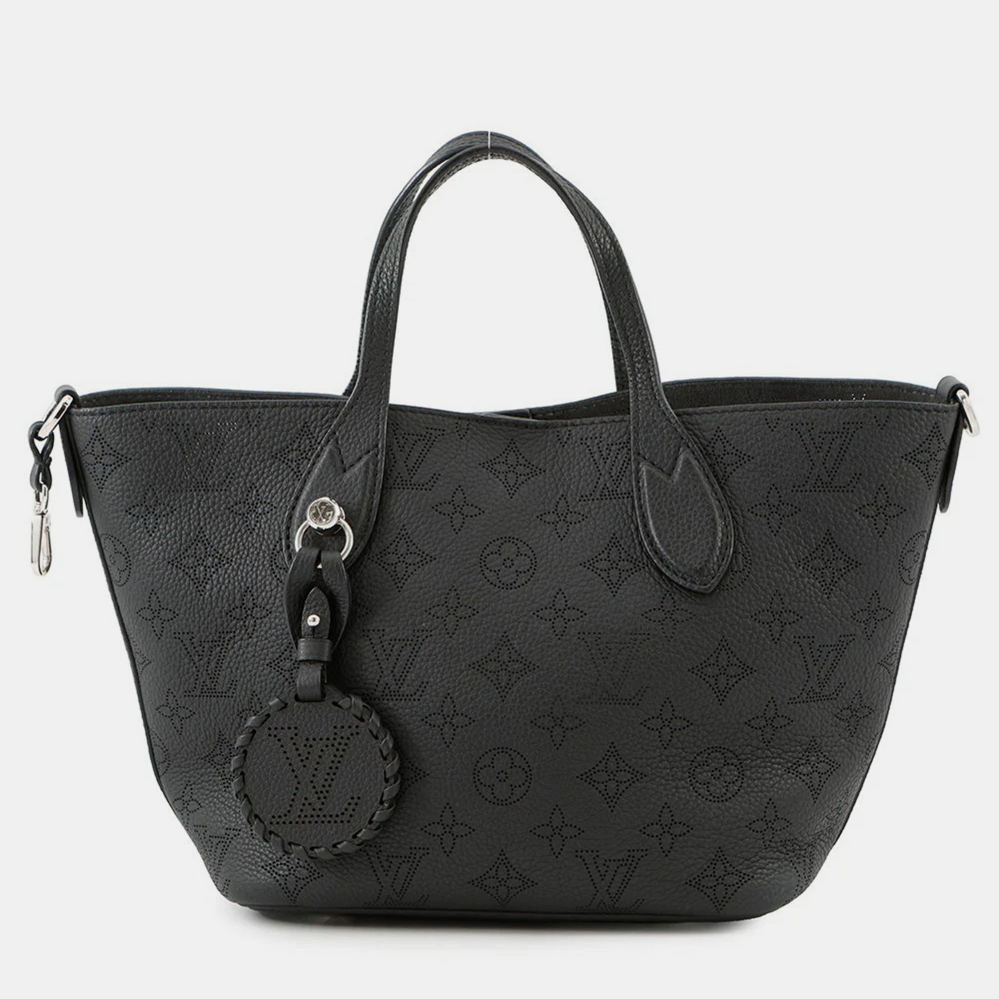 

Louis Vuitton Blossom Noir Monogram Mahina Size PM, Black