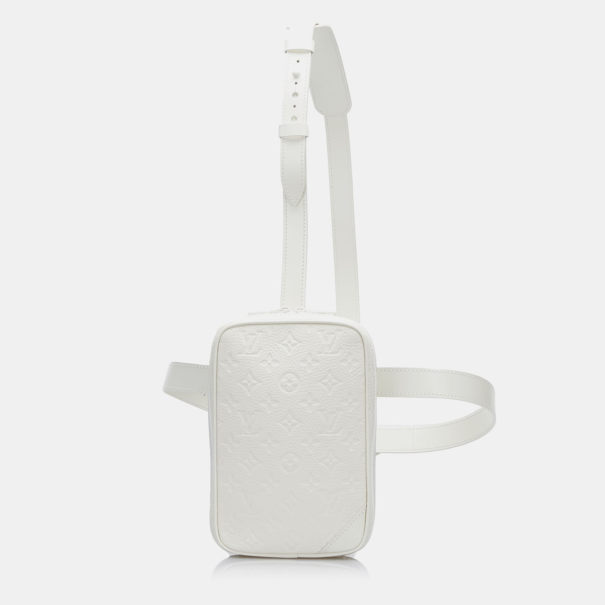 

Louis Vuitton White Monogram Taurillon Utility Side