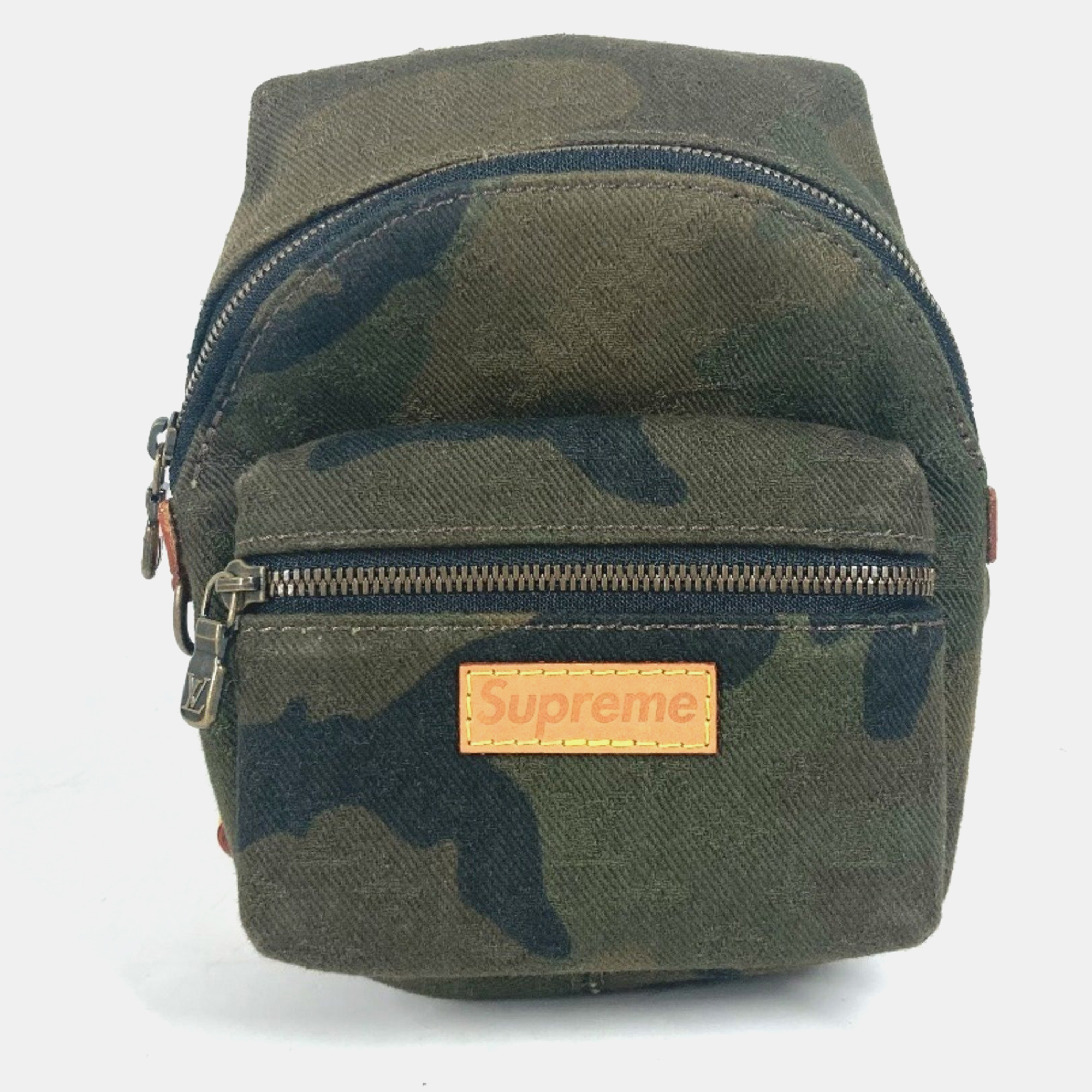 Click to view more detailed imagery on our partner's website Pre-owned Louis Vuitton Apollo Backpack Nano Bag Charm Rucksack Camouflage Keychain Canvas Green