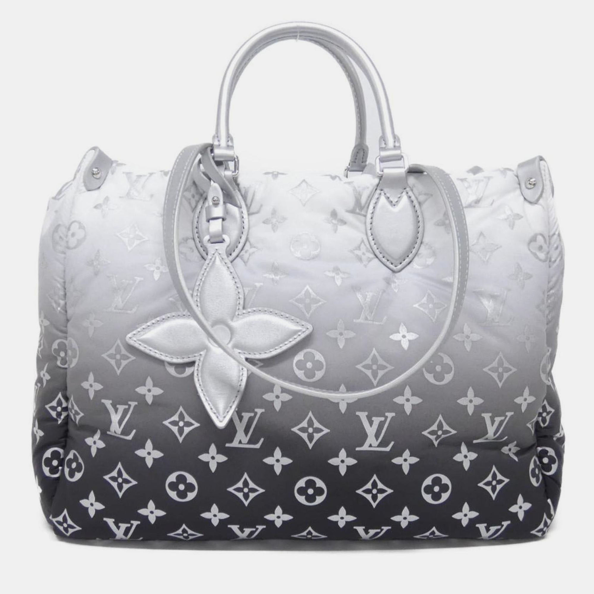Pre-owned Louis Vuitton Monogram Nylon (lv Ski) On The Go Mm Handbag In Silver