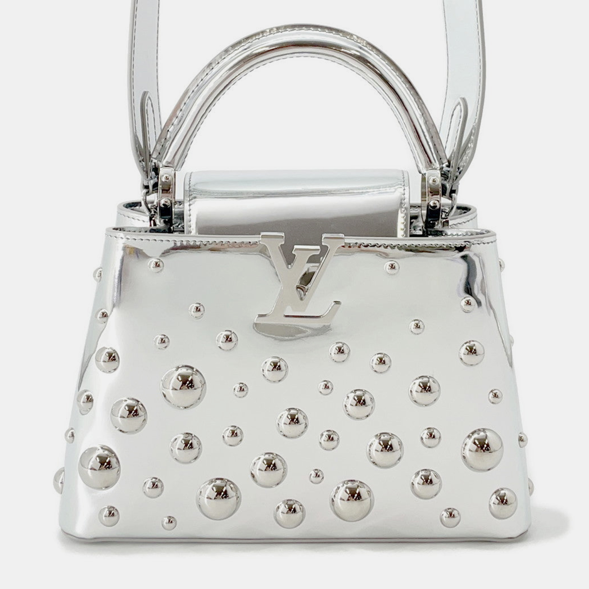 

Louis Vuitton Capucines Metal Dots Silver Leather Size Bb