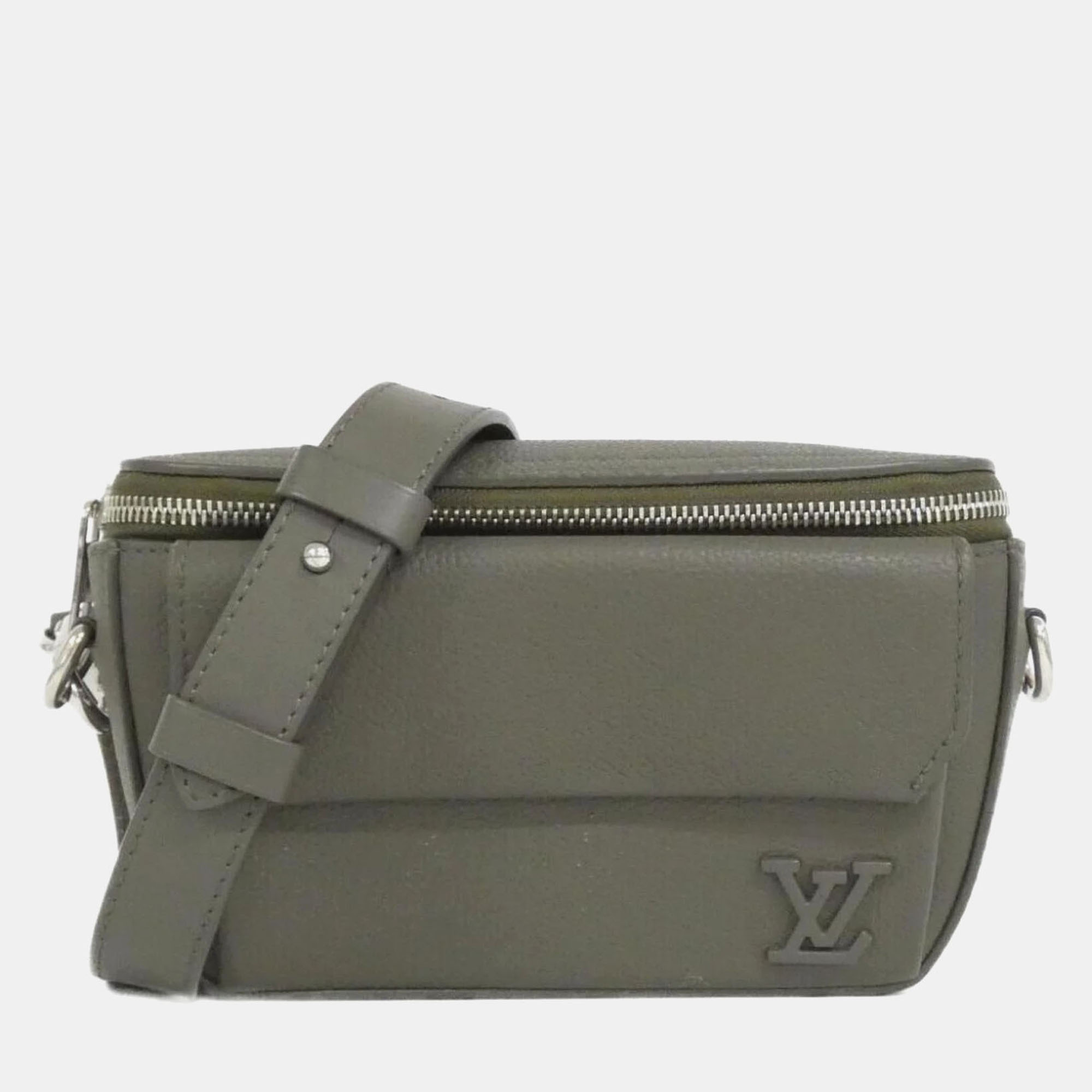 

Louis Vuitton Lv Aerogram Pilot Wearable Wallet Shoulder Bag, Grey