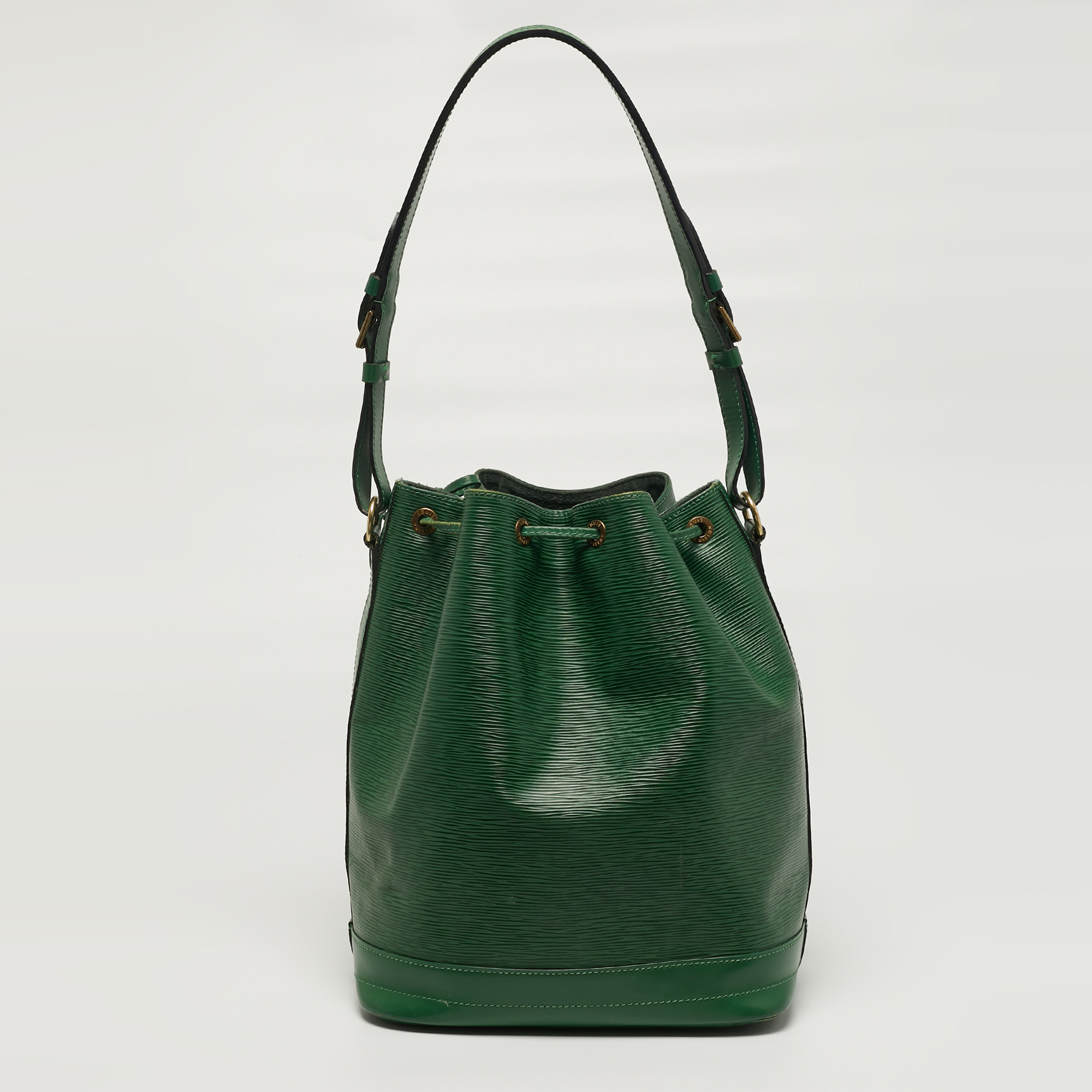 

Louis Vuitton Noe Borneo Green Epi Leather Bag