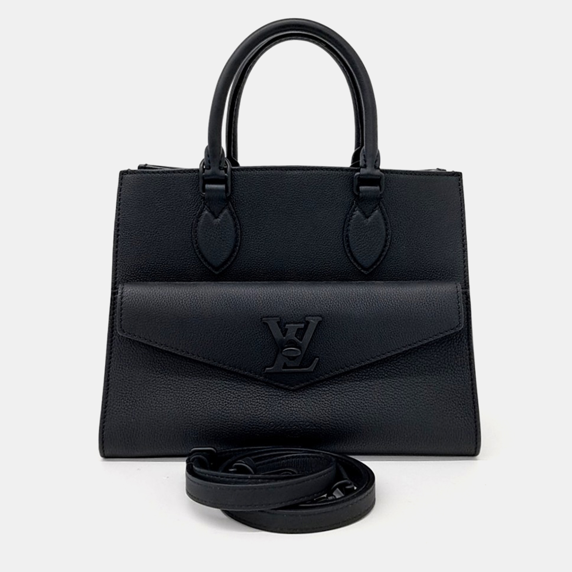 

Louis Vuitton Black Leather Lockme Tote PM