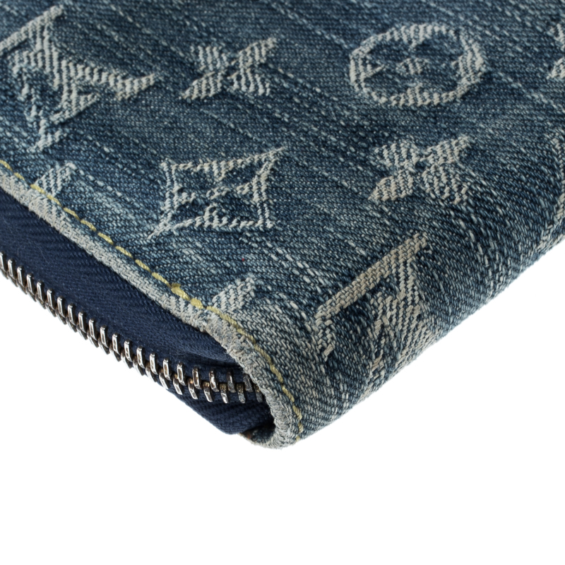 Louis Vuitton Sold Out Denim Blue Multiple Wallet Slender Leather Cloth  ref.591299 - Joli Closet