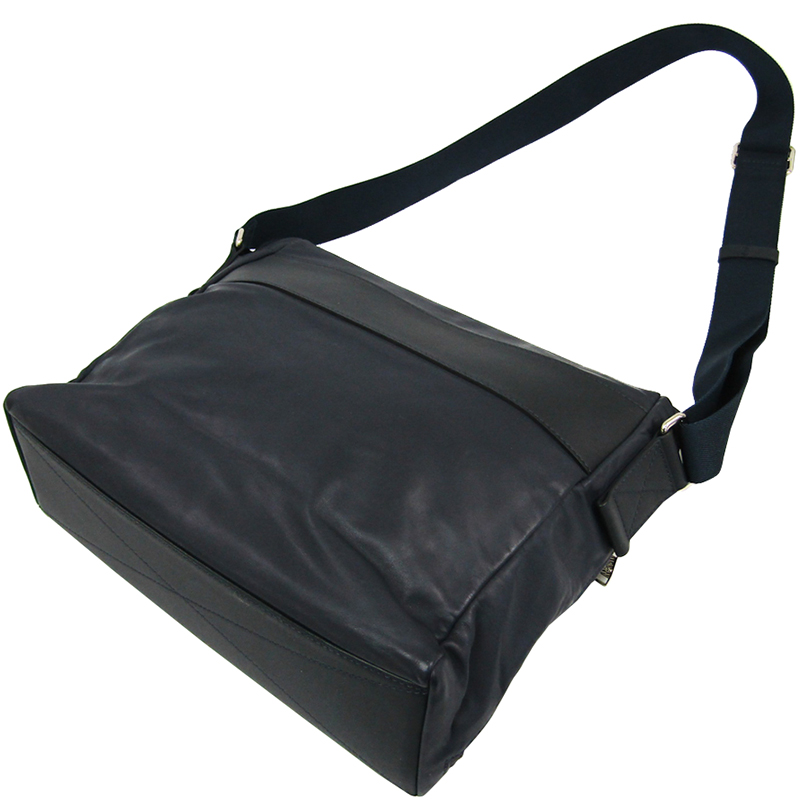 

Louis Vuitton Navy Blue Calfskin Leather Messenger Bag