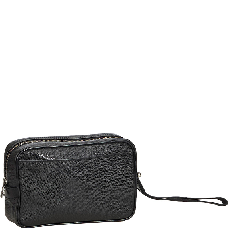 

Louis Vuitton Black Taiga Leather Kaluga Clutch