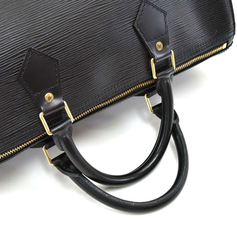 Louis Vuitton speedy 30 in EPI NOIR #LV #epi #bagreview 