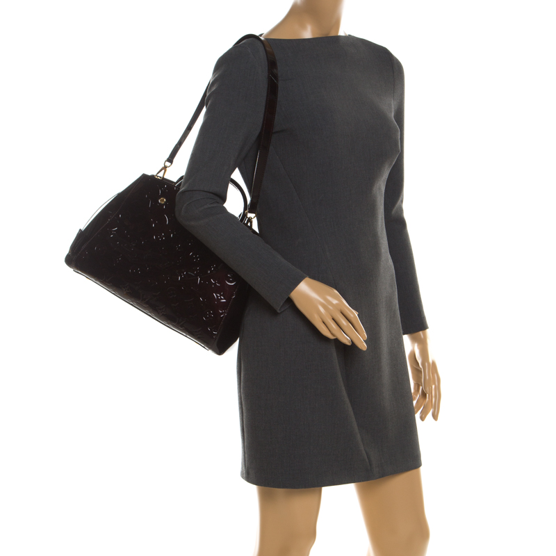 

Louis Vuitton Amarante Monogram Vernis Montaigne MM Bag, Burgundy