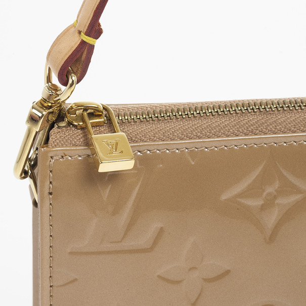 Louis Vuitton Cream Beige Vernis Lexington Pochette – Entourage