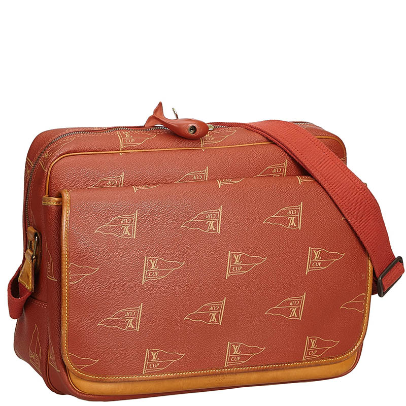 

Louis Vuitton Brown Leather Americas Cup Calvi Messenger Bag