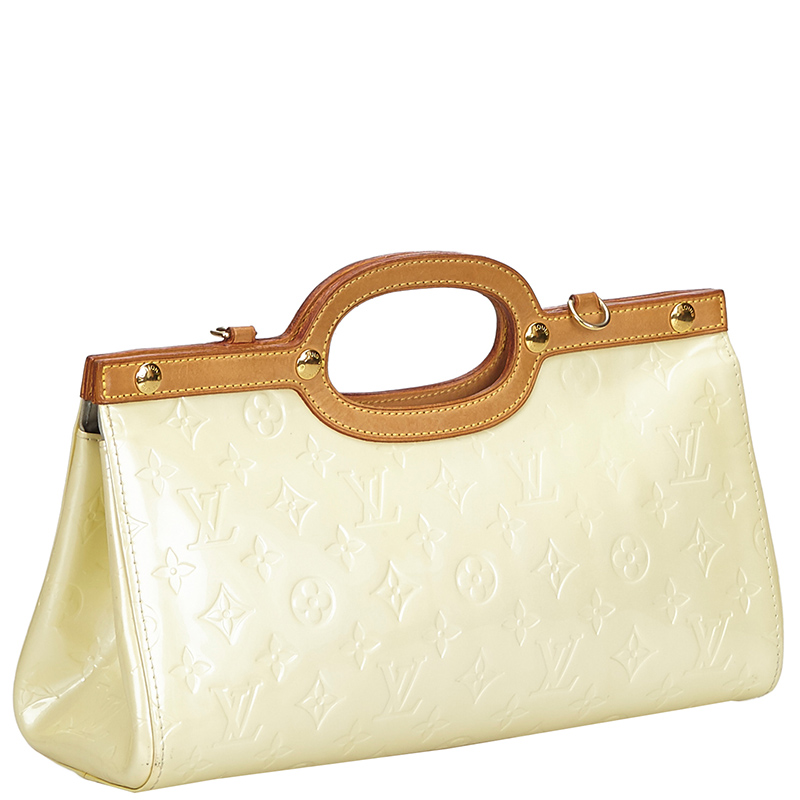 

Louis Vuitton White Vernis Leather Roxbury Clutch