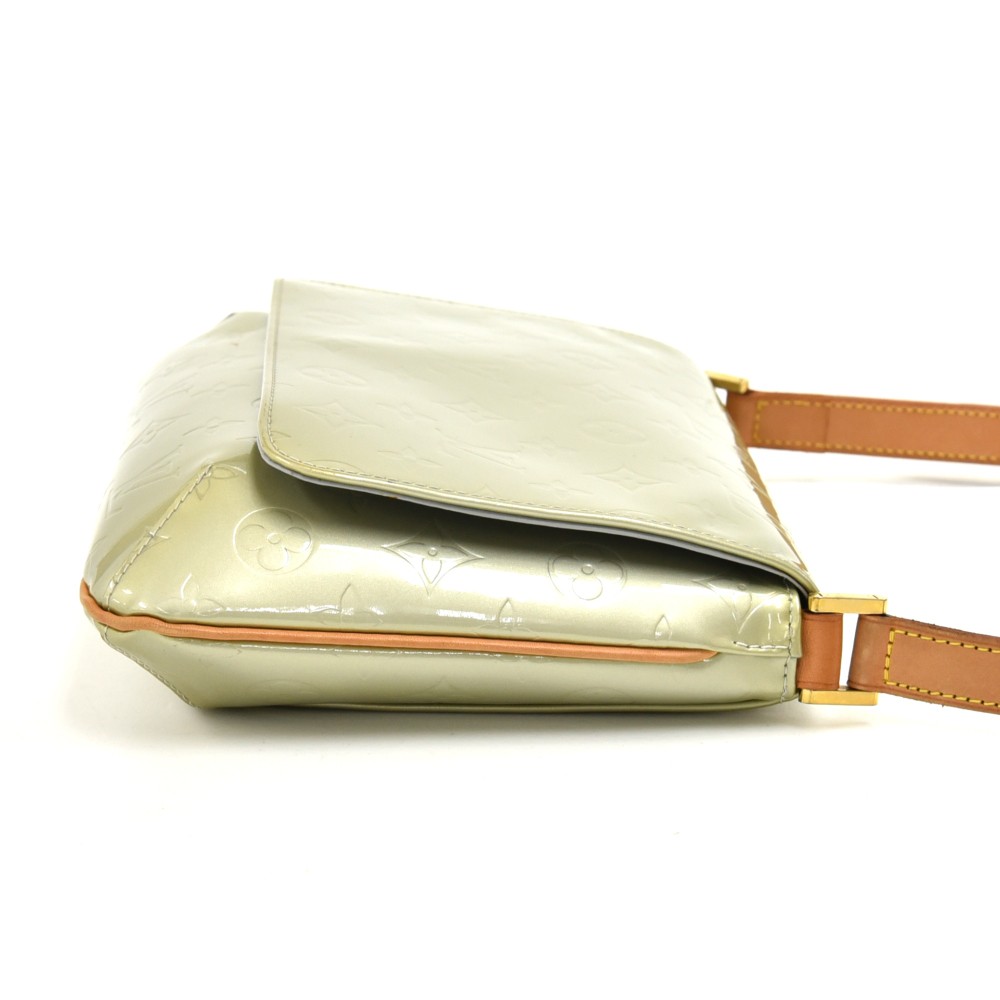 

Louis Vuitton Green Vernis Leather Shoulder Bag