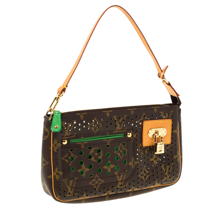 Louis Vuitton Okapi Canvas Clutch Bag (pre-owned) in Green