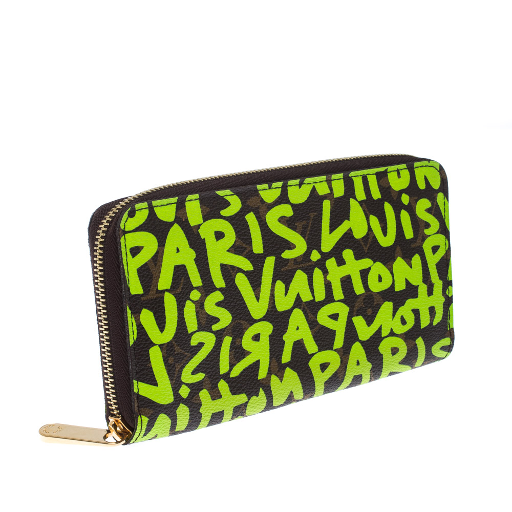 Zippy patent leather wallet Louis Vuitton Green in Patent leather - 35099841