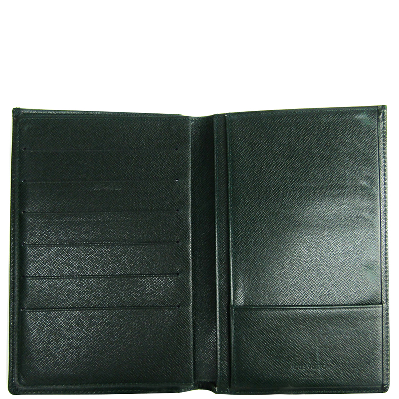 

Louis Vuitton Green Taiga Leather Wallet