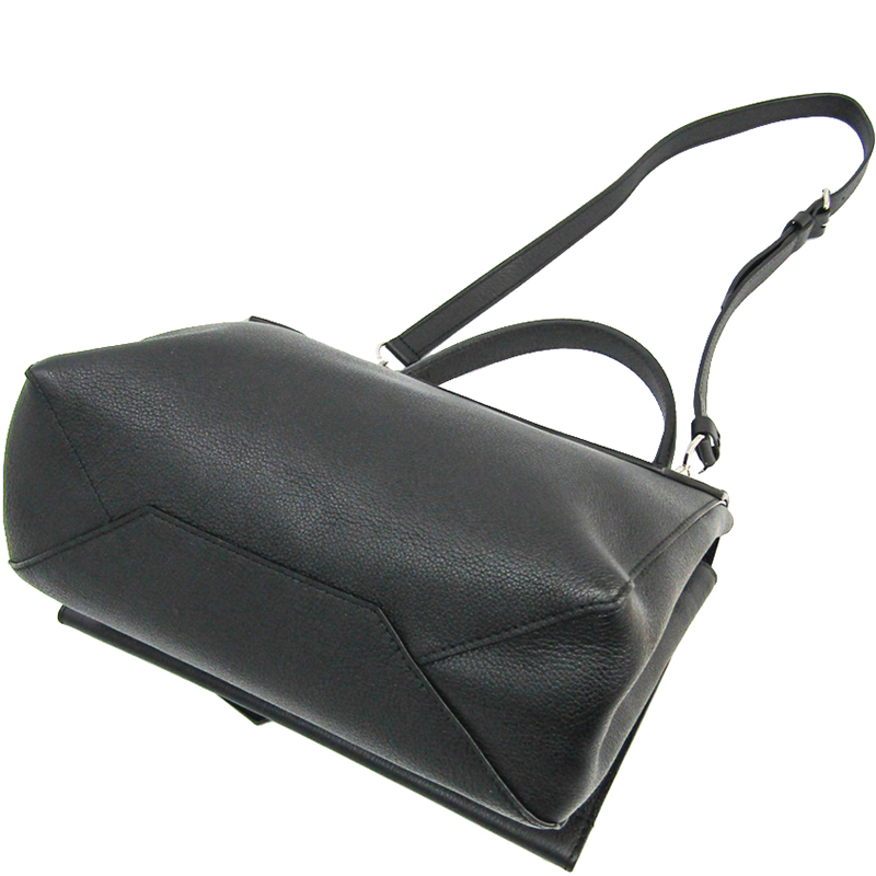 

Louis Vuitton Noir Leather Lockme II Bag, Black
