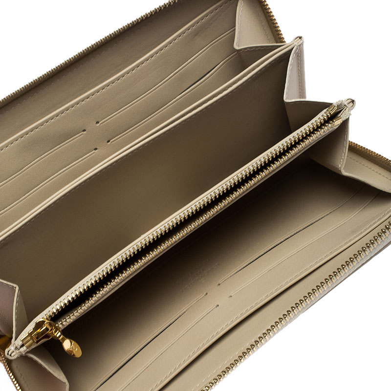 

Louis Vuitton Beige Monogram Vernis Zippy Wallet