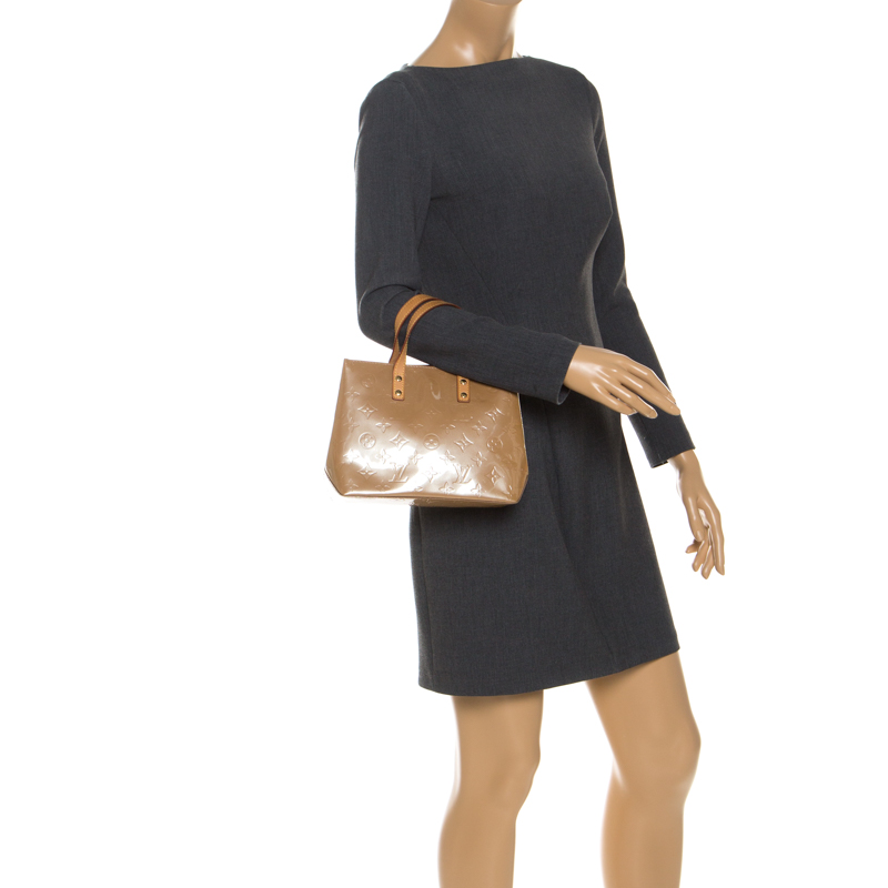 

Louis Vuitton Noisette Vernis Reade PM Bag, Beige