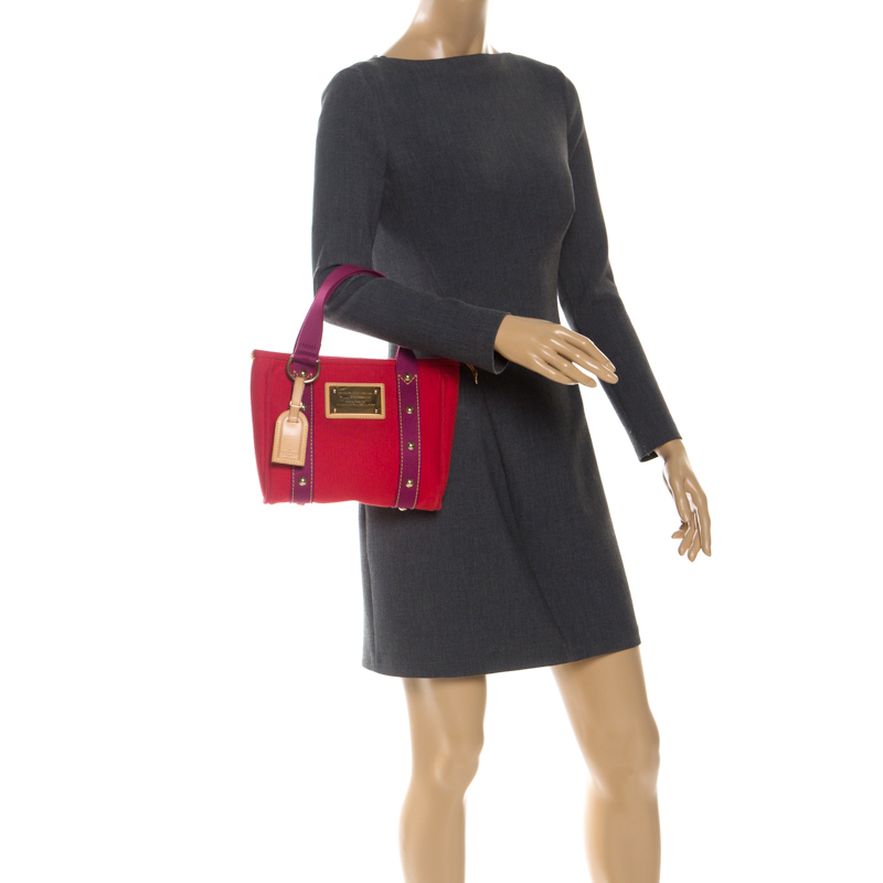 Louis Vuitton Antigua Red Canvas Shoulder Bag (Pre-Owned)
