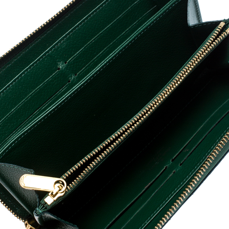 

Louis Vuitton Green Ostrich Zippy Wallet
