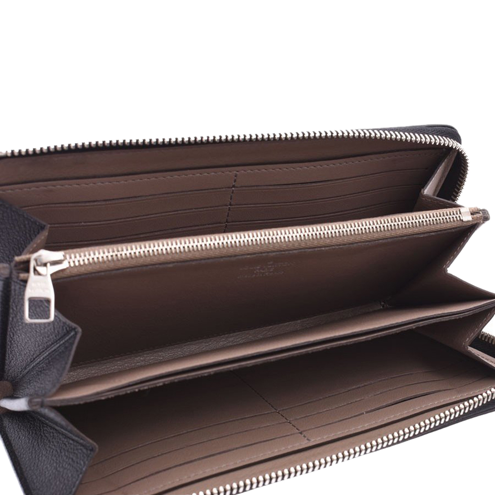 

Louis Vuitton Black Veau Cachemire Leather Comete Wallet